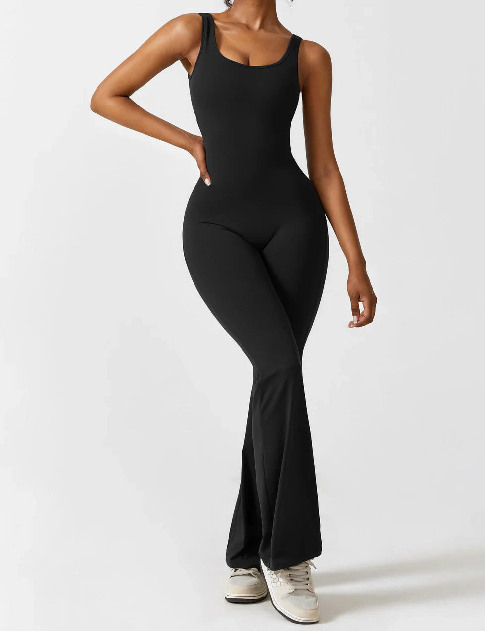 Cara V-Back Jumpsuit™️ | ELEGANT OCH BEKVÄM JUMPSUIT FÖR KVINNOR